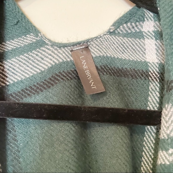 Lane Bryant Green Plaid Fringe Flannel Scarf Wrap Poncho - Picture 7 of 9